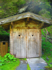 WC met hartjes in de deur in Oostenrijk