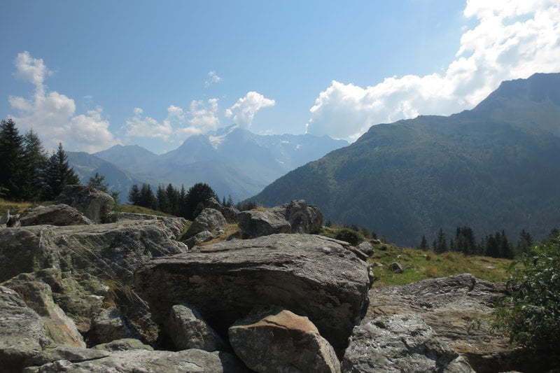 Rotsblokken in de Alpen